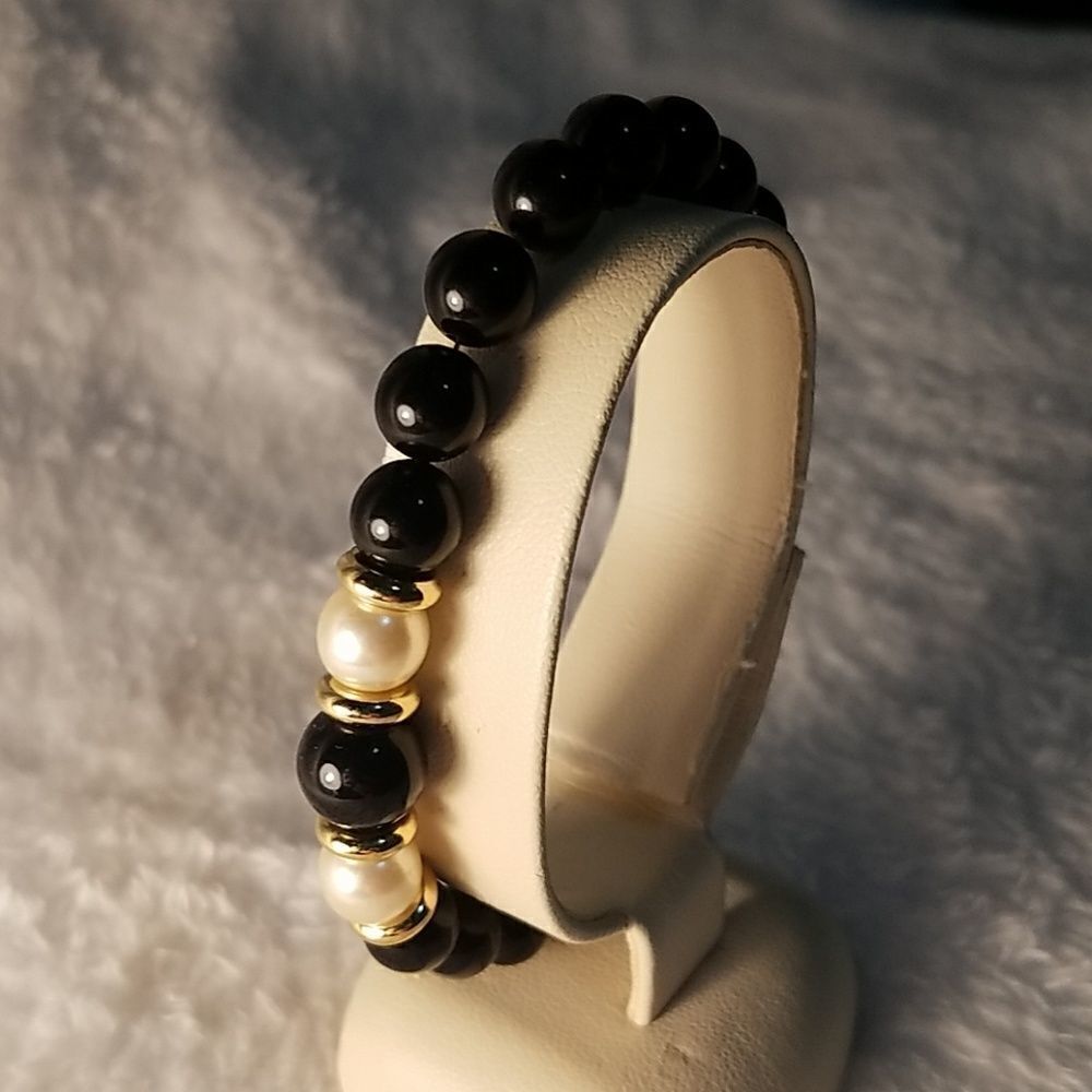 Napier Black Bead Bracelet with Pearls and Gold Accents